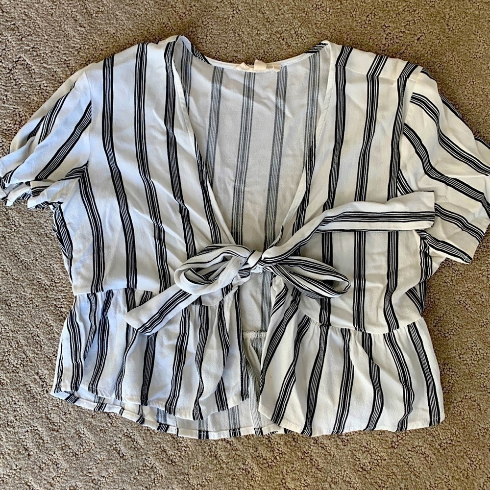 LA Hearts Top with tie